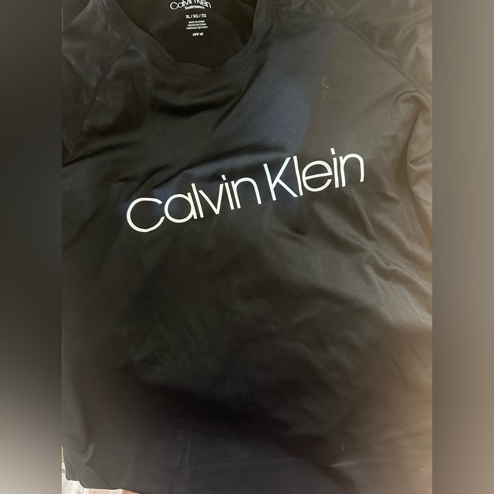 Calvin Klein Black Mens Rash Gaurd Spf 40 - Gem